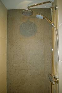 DUCHA ASEO PEQUE&Ntilde;A